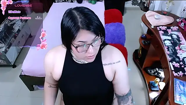 lufek23 online show from March 4, 10:49 pm