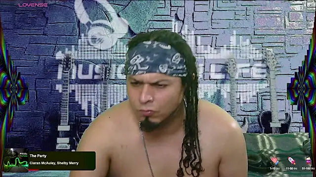 Snapshot of chino_roz chatting on February 5, 8:00 am chino roz online show from February 5, 8:00 am