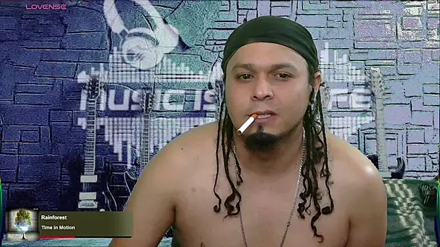 Snapshot of chino_roz chatting on February 8, 11:33 am chino roz online show from February 8, 11:33 am