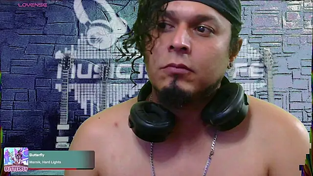 Snapshot of chino_roz chatting on February 19, 6:22 am chino roz online show from February 19, 6:22 am