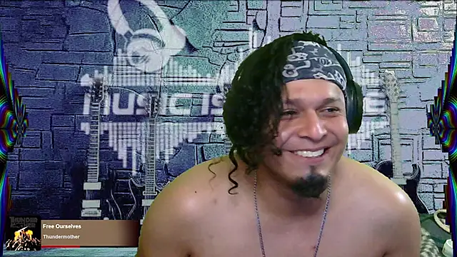 Snapshot of chino_roz chatting on March 2, 2:32 pm chino roz online show from March 2, 2:32 pm