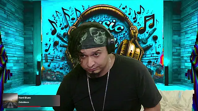 Snapshot of chino_roz chatting on March 12, 2:12 pm chino roz online show from March 12, 2:12 pm