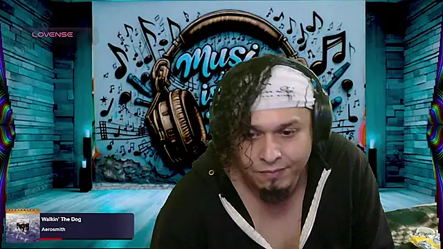 Snapshot of chino_roz chatting on March 17, 2:56 pm chino roz online show from March 17, 2:56 pm
