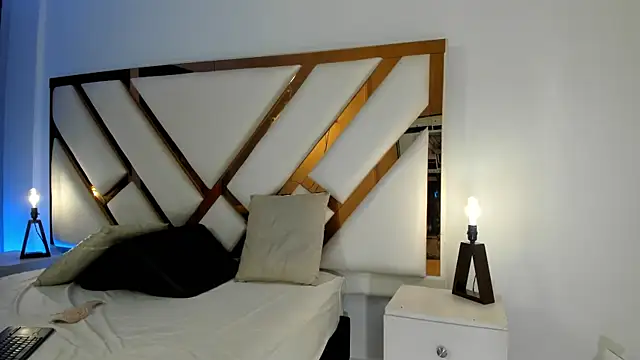 Aron cruz online show from March 31, 1:33 pm