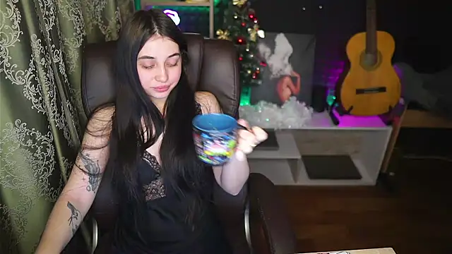 delicatedBailey online show from December 21, 5:36 am