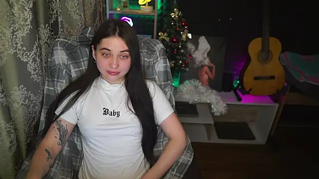 delicatedBailey online show from February 13, 5:37 am