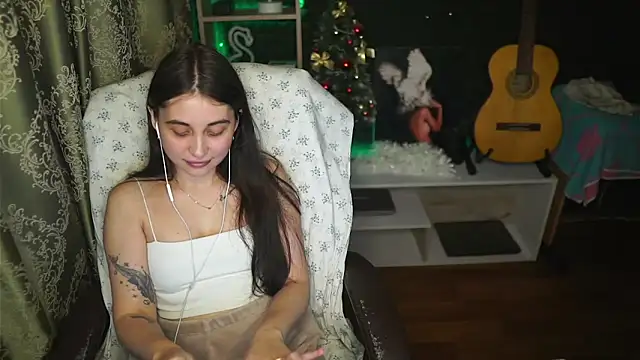 delicatedBailey online show from October 9, 2:37 pm