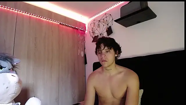 Santiago kiler online show from February 2, 12:04 pm