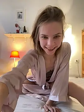 LeyaJohnson online show from December 15, 5:34 am