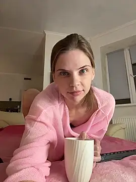 Snapshot of LeyaJohnson chatting on November 25, 5:13 pm LeyaJohnson online show from November 25, 5:13 pm