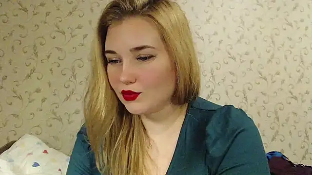Snapshot of mmmPinUpGirl chatting on January 9, 9:26 pm mmmPinUpGirl online show from January 9, 9:26 pm