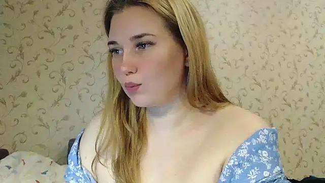 Snapshot of mmmPinUpGirl chatting on January 11, 9:57 pm mmmPinUpGirl online show from January 11, 9:57 pm