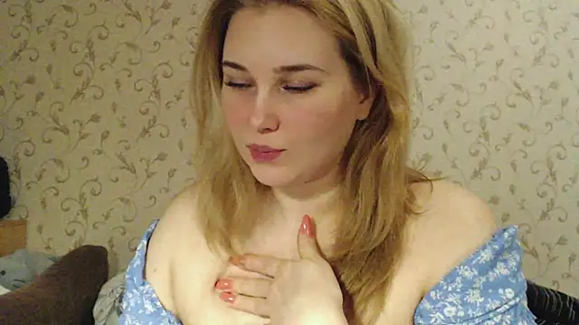 Snapshot of mmmPinUpGirl chatting on March 9, 7:05 pm mmmPinUpGirl online show from March 9, 7:05 pm