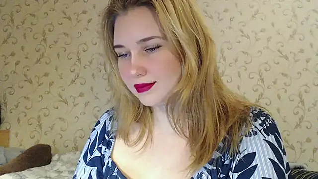 Snapshot of mmmPinUpGirl chatting on March 10, 8:23 pm mmmPinUpGirl online show from March 10, 8:23 pm