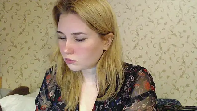 Snapshot of mmmPinUpGirl chatting on March 12, 8:20 pm mmmPinUpGirl online show from March 12, 8:20 pm
