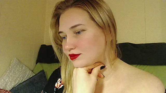 Snapshot of mmmPinUpGirl chatting on October 12, 6:51 pm mmmPinUpGirl online show from October 12, 6:51 pm