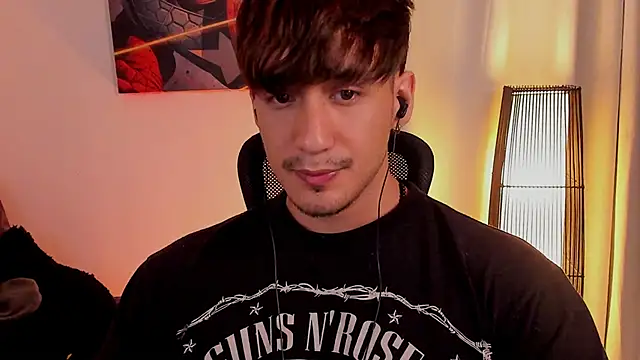 Snapshot of AlexRivera6 chatting on May 18, 3:29 pm AlexRivera6 online show from May 18, 3:29 pm