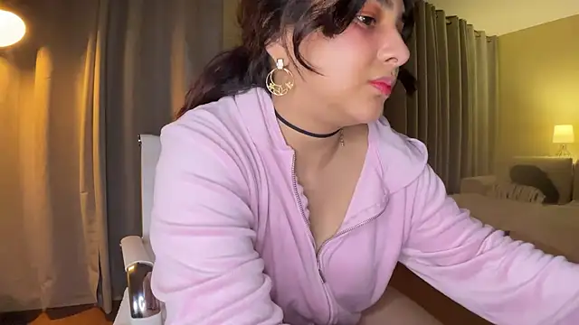 xSelena online show from December 18, 5:15 am