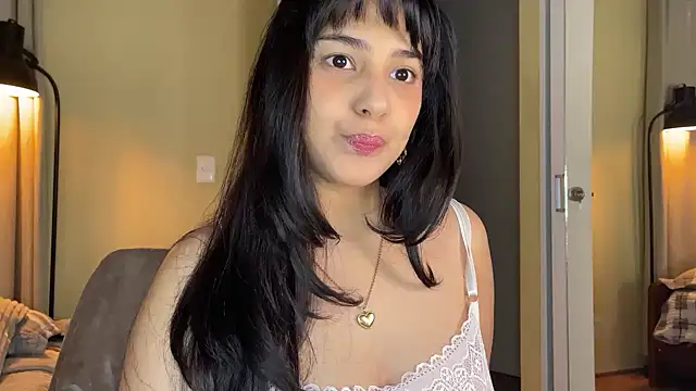 Snapshot of xSelena chatting on July 5, 9:11 pm xSelena online show from July 5, 9:11 pm
