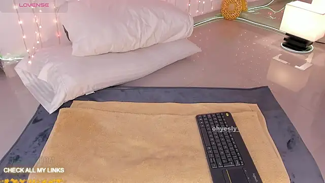 ohyesly  online show from January 6, 10:08 am