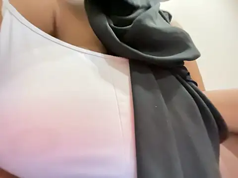 Snapshot of Submissive_Arab chatting on July 5, 10:06 pm Submissive Arab online show from July 5, 10:06 pm
