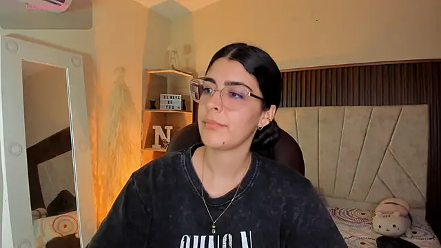  Niah  online show from January 13, 8:47 pm