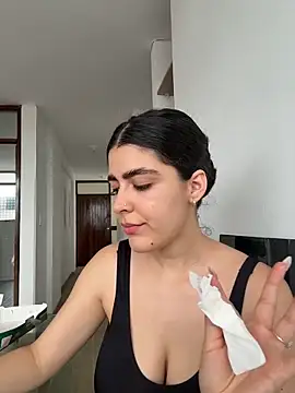  Niah  online show from April 11, 9:30 pm