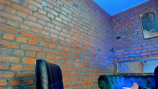 Snapshot of MistressMilana chatting on December 20, 3:10 pm MistressMilana online show from December 20, 3:10 pm