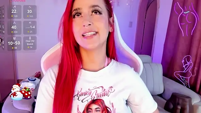 Snapshot of Mia-Bloom chatting on December 3, 2:19 am Mia-Bloom online show from December 3, 2:19 am