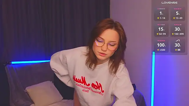 Snapshot of Eva_Doo chatting on January 27, 2:20 am Eva Doo online show from January 27, 2:20 am