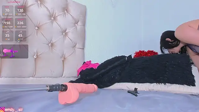 emily campbell  online show from March 19, 3:38 pm