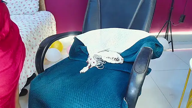 Naughty nightz online show from January 7, 8:31 pm