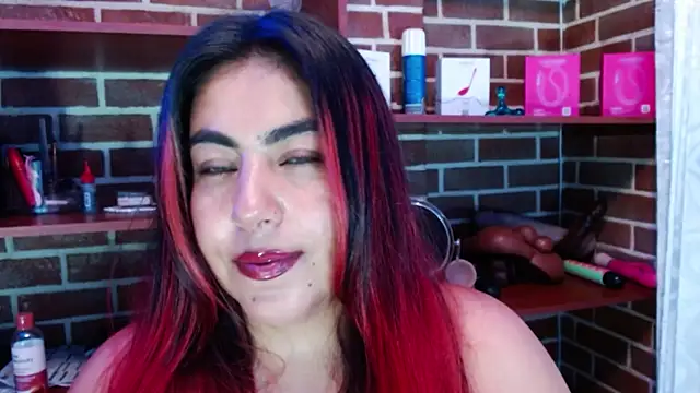 gatuwildhott online show from August 6, 11:06 pm