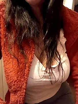 eva750 online show from December 10, 5:00 pm