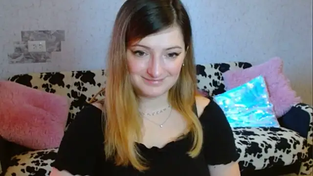 Snapshot of Arielsssplash chatting on November 4, 8:02 am Arielsssplash online show from November 4, 8:02 am