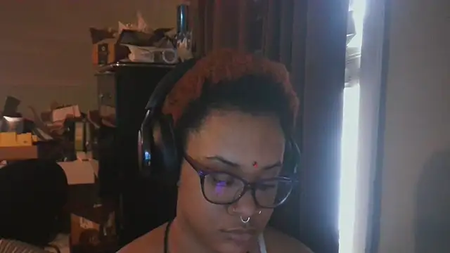 Snapshot of nickytheehawtie chatting on February 6, 6:22 pm nickytheehawtie online show from February 6, 6:22 pm