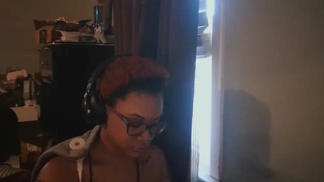 Snapshot of nickytheehawtie chatting on February 7, 10:24 pm nickytheehawtie online show from February 7, 10:24 pm