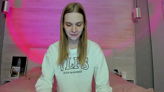 molly hunt  online show from March 13, 3:40 pm