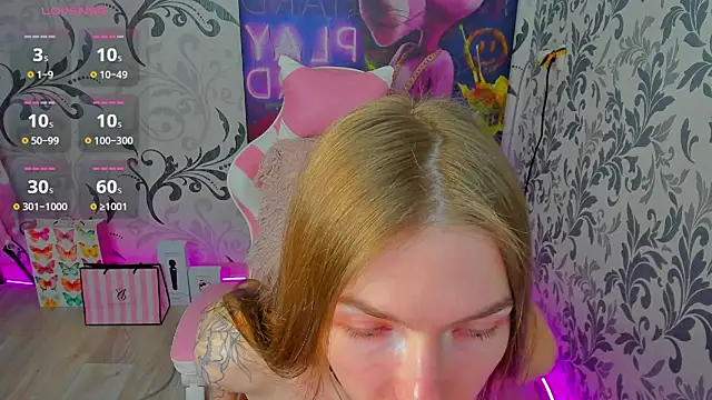 Snapshot of ArielSpell chatting on March 1, 10:10 pm ArielSpell online show from March 1, 10:10 pm