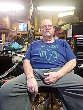 Snapshot of mrwizard4570 chatting on February 12, 8:04 pm mrwizard4570 online show from February 12, 8:04 pm