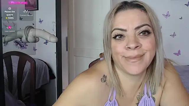 LIila28six online show from January 27, 2:13 pm