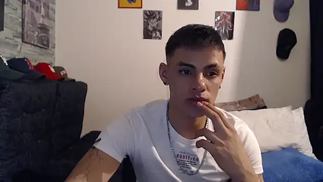 danilohot 19 online show from December 16, 11:50 pm