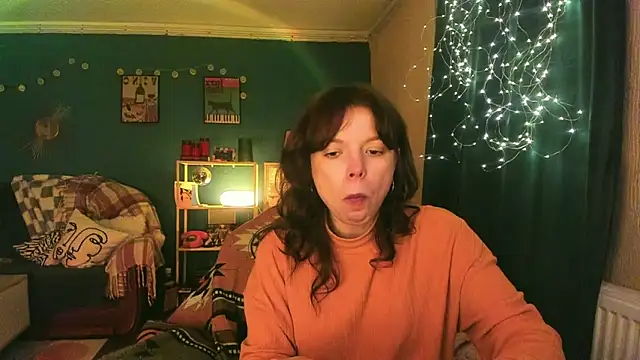 ClancyMorissey online show from April 11, 6:23 pm