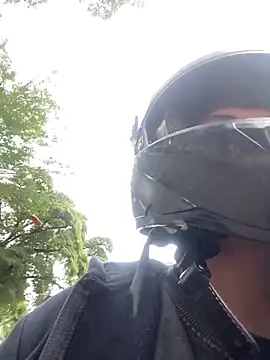 Leon Wild online show from March 30, 8:21 pm