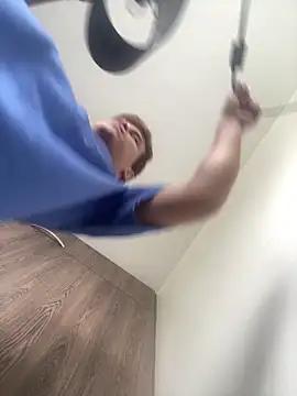 Leon Wild online show from March 31, 8:53 pm