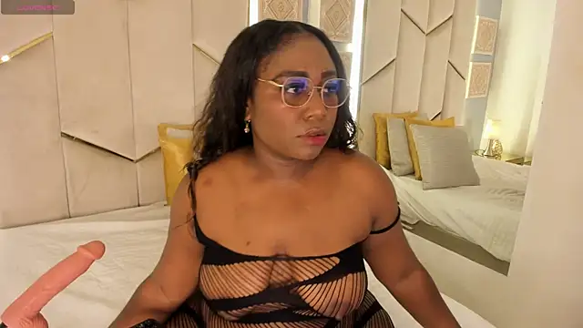 madycarter online show from April 3, 8:07 pm