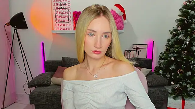 bella  rose online show from December 22, 6:17 am