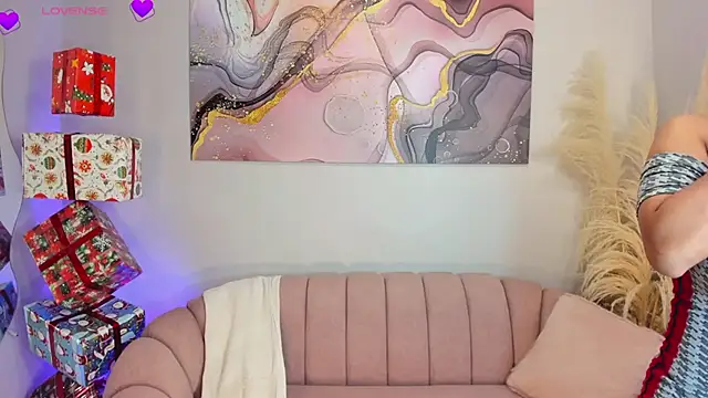 Snapshot of ParisAngelX chatting on December 16, 12:15 am ParisAngelX online show from December 16, 12:15 am