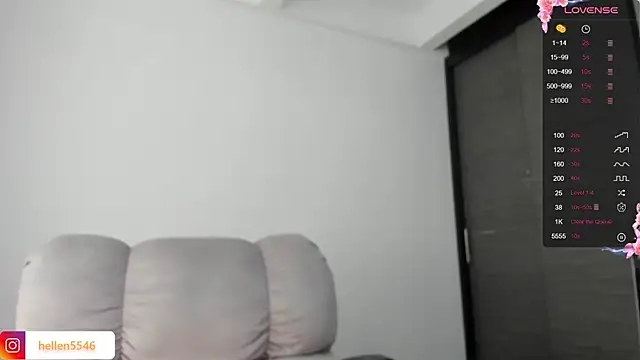 Snapshot of xspecialoomx chatting on December 18, 8:57 pm xspecialoomx online show from December 18, 8:57 pm