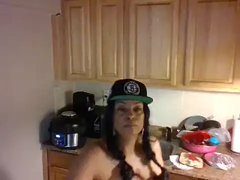 Snapshot of MSweetLindaParks chatting on January 12, 6:27 pm MSweetLindaParks online show from January 12, 6:27 pm